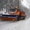 Ein Bild, an das sich Autofahrer in Mittel- und Süddeutschland die nächsten Tage gewöhnen müssen: Die Schneefallgrenze sinkt auf 400 Meter und beschert Räumfahrzeugen haufenweise Arbeit.