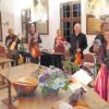 Die Capella Monacensis, ein Münchner Ensemble für frühe Musik, spielte und tanzte im Kapitelsaal des Klosters Thierhaupten. 