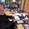 Prälat Ludwig Gschwind geht im Ruhestand weiterhin seiner Autorentätigkeit nach.