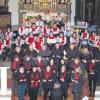 Die Stadtkapelle und die Sängerinnen und Sänger von Vera Musica gestalteten unter anderem das Weihnachtssingen in St. Emmeram in Wemding.  