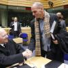 Wolfgang Schäuble dementierte, dass die EU bereit sei, Griechenland entscheidend entgegenzukommen – und bekam Unterstützung in Brüssel. 