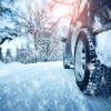 Auf einer Schneedecke kann man gut fahren - vorausgesetzt man fährt langsam und vorsichtig.