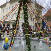 Die liebevoll gestalteten Osterbrunnen zieren die Stadt noch bis Ende April.