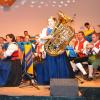 Beim Jahreskonzert des Musikvereins Meßhofen begeisterte Tubistin Hannah Reindle (stehend) mit ihrem Solo mehr als 200 Zuhörer.  	