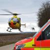 Nach einem Motorradunfall bei Hainsfarth muss ein Mann mit schwerer Verletzungen ins Krankenhaus geflogen werden. 