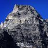 Der auf der deutsch-österreichischen Grenze gelegene 2592 Meter hohe Gipfel des Hochvogels zeigt einen metergroßen Riss. Experten sagen einen gewaltigen Felssturz voraus.