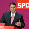 Sigmar Gabriel geht mit der Bundesregierung hart ins Gericht. Der SPD-Vorsitzende forderte vorgezogene Neuwahlen.