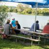 Während der Sommermonate fängt unser Fotograf Peter Fastl Impressionen aus den kleineren Orten und einigen Friedberger Stadtteilen ein. Bei seinen Rundgängen hat er auch Menschen getroffen, die in Derching ihre Heimat gefunden haben.