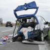 Bei einem schweren Unfall auf der A 96 bei Landsberg starb eine Frau. Drei weitere Menschen wurden verletzt.