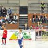 Nur spärlich gefüllt waren die Ränge in der Günzburger Rebayhalle beim Hallencup des SC Bubesheim (hier beim Einlagespiel der E-Junioren vor dem Finale). Den Turniersieg holte sich Landesligist BC Aichach. 