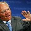 Finanzminister Wolfgang Schäuble rechnet mit der Zustimmung des Bundestages zum dritten Hilfspaket für Griechenland, das er jetzt befürwortet.