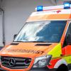 Eine 31-Jährige muss nach einem Unfall auf der Biburger Straße bei Neusäß ins Krankenhaus gebracht werden. 