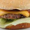 Cheeseburger im Wert von 30 Euro wurden an eine falsche Adresse bestellt.