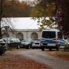 Reichsbürger treffen sich am Wochenende in Wemding zu einer Konferenz. Die Polizei zeigt im Umfeld des Hotels Präsenz.