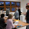 Menschen geben ihre Stimmen bei der Parlamentswahl in der Slowakei ab.