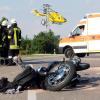 In Fünfstetten kam es zu einem schweren Verkehrsunfall, als ein Mopedfahrer mit einem Auto kollidiert.