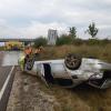 Auf der B16 hat sich am Freitag zwischen Dillingen und Lauingen ein Unfall ereignet. Dabei hatte sich ein Wagen überschlagen.