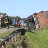 Ein Lastwagen ist auf der A7 zwischen Hittistetten und Nersingen umgekippt.