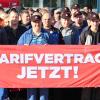 Die Firma Wanzl ist aktuell nicht tarifgebunden. Die Mitarbeiter in Kirchheim und die Gewerkschaft wollen aber einen speziell auf Wanzl zugeschnittenen Tarifvertrag. Um das zu erreichen, gab es die „Aktive Mittagspause“.  	