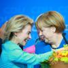 Ursula von der Leyen und Angela Merkel: Ist der Bundeskanzlerin mit der Nominierung der CDU-Kollegin als EU-Kommissionschefin ein Coup gelungen? Die Presse sieht das kritisch.