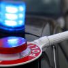 Auf der Bundesstraße B17 im Augsburger Stadtgebiet wollte ein 47-Jähriger offenbar einen Lkw kontrollieren. Polizist ist er nicht, nun laufen Ermittlungen gegen ihn.