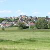 Blick auf das noch nicht existierende, aber im Flächennutzungsplan
dargestellte Gewerbegebiet am Ortseingang von Haldenwang. Am Dienstag fasste
der Gemeinderat den Verfahrensbeschluss zu dessen Neuaufstellung.

