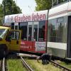 Schauplatz Bürgermeister-Ulrich-Straße: Bei einem Zusammenstoß mit einem Kleintransporter wurden vier Tram-Fahrgäste und der Autofahrer bei dem Unfall im Mai 2015 verletzt. 