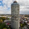 Der Hoteltum ist Augsburgs Wahrzeichen. Er ist 115 Meter hoch, mit Antenne 158 Meter, und hat 35 Stockwerke. Der Turm besteht aus drei Bereichen: Hotel, Wohnungen und Klassik Radio. 