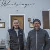 Dominik Wagmann (links) und Claus Moritz vor ihrem neuen Projekt. Das „Waitzingers“ in Landsberg bietet Gastronomie und Hotellerie. 