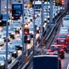 Dichter Verkehr schiebt sich im Berufsverkehr am Morgen in den Tunnel Heckenstallerstraße auf dem Mittleren Ring in München.