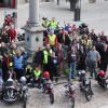Über 100 Biker und ihre historischen Maschinen der Marke Triumph bevölkerten den Marienplatz in Mindelheim bevor sie zur Entdeckungstour durchs Unterallgäu aufbrachen. 