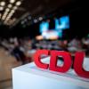 CDU-Chef Friedrich Merz will die Partei mit einem Kompromiss bei der Frauenquote für weibliche Mitglieder attraktiver machen.