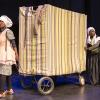 Klassisch im Inszenierungszugriff: die Compagnie Louxor aus Togo mit Brechts „Mutter Courage“ auf der Brechtbühne. 