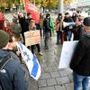 Rund 50 Menschen demonstrierten am Donnerstagnachmittag gegen rechte Gewalt und für Solidarität mit der jüdischen Gemeinde in Deutschland.