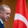 Recep Tayyip Erdogan, Präsident der Türkei, geht zum Eintrag in das Gästebuch vom Schloss Bellevue.