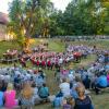 Im naturbelassenen Amphitheater der Leutnantschanze gab die Rainer Stadtkapelle erstmals ein Konzert. Die Atmosphäre der Grünanlage harmonierte großartig mit der musikalischen Darbietung. 