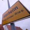Die Polizei ermittelt, nachdem in der Gemeinde Alerheim Ortstafeln verschwunden sind. 