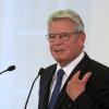 Nach der Ankunft mehrerer Hunderttausend Flüchtlinge in Deutschland hat Bundespräsident Joachim Gauck in deutlichen Worten von Grenzen der Aufnahmefähigkeit gesprochen.