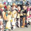 Viele kleine Leute aus den Kindergärten sind auch in diesem Jahr wieder am Gompigen Donnerstag beim fröhlichen Umzug durch Vöhringens Straßen unterwegs.  