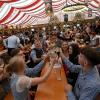 Gute Stimmung herrscht auf dem Volksfest in Neusäß. 