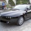 So ähnlich sieht der Alfa Romeo aus, den die Einbrecher gestohlen haben. Die Polizei fahndet nach dem Wagen mit dem Kennzeichen „A-BF146“.