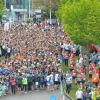 Zwischen Spitzensportlern und Hobby-Joggern: 10.000 Läufer gehen beim Firmenlauf 2017 auf die Strecke. Und wir haben hier die Bilder dazu.