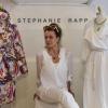 Stephanie Rapp von Stephanie Rapp Couture in Landsberg glaubt, dass ihre Kunden besonnener geworden seien, bewusster lebten und sich genau deshalb etwas Besonderes gönnen wollen.