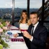 Donald Trump und Emmanuel Macron beim Abendessen mit ihren Partnerinnen im Eiffelturm.
