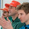 Voller Fokus: Die DSV-Skispringer um Karl Geiger (r.), Bundestrainer Werner Schuster (Mitte) und Richard Freitag (l.) haben sich für die Vierschanzentournee viel vorgenommen.