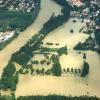 Pfingsten 1999: Die Donau macht sich Platz. Der Untere Brandl mitsamt dem Freibad und dem VfR-Gelände standen unter Wasser.  	