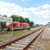 Ein einziger Triebwagen steht auf dem Abstellgleis am Krumbacher Bahnhof. Ansonsten geht auf der Strecke der Mittelschwabenbahn zwischen Günzburg und Mindelheim seit Dienstag gar nichts mehr.