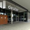 Im Gersthofer Industriegebiet an der A8 liegt der Werksverkauf der Firma Deuter. Hier gibt es Markenrucksäcke zu Schnäppchenpreisen.