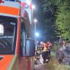 Feuerwehr, Rettungsdienst und Polizei waren am Sonntagmorgen in einem Waldstück bei Sulzfeld im Einsatz. Ein Quadfahrer konnte nur noch tot geborgen werden, zwei Mitfahrer wurden schwer verletzt.