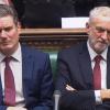 Der neue und der alte Labour-Chef: Keir Starmer (l) und Jeremy Corbyn. Starmers Wahl gilt als Zeichen der Abkehr vom stramm linken Kurs Corbyns.